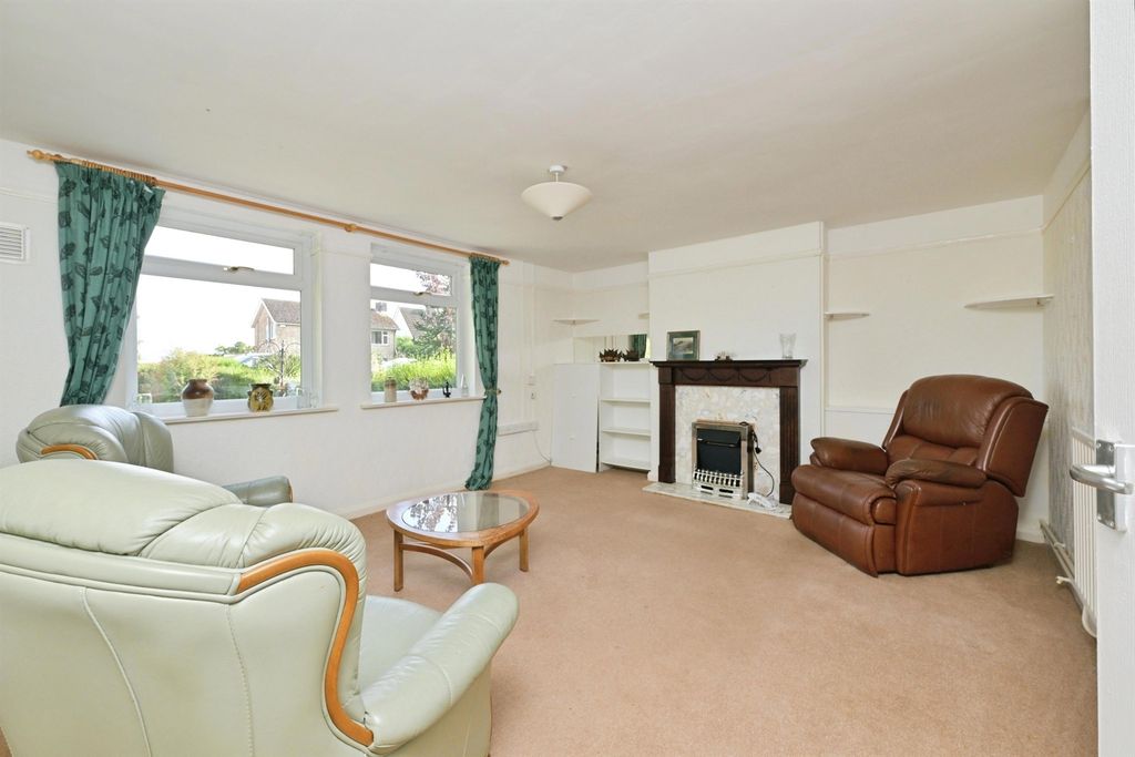 2 bed flat for salePark Street, Kings Cliffe, Peterborough PE8 photo 4