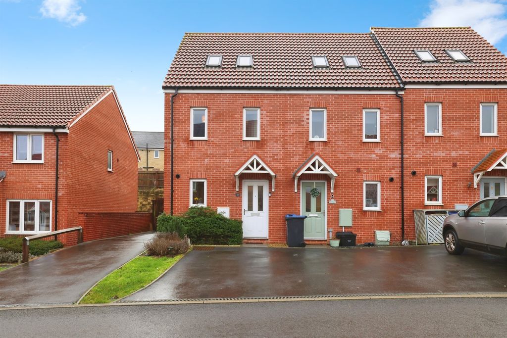 3 bed end terrace house for saleRutherford Close, Calne SN11