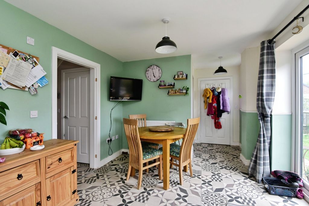 Additional image 4 of 4 bed detached house for saleShetland Drive, Newcastle, Staffordshire ST5