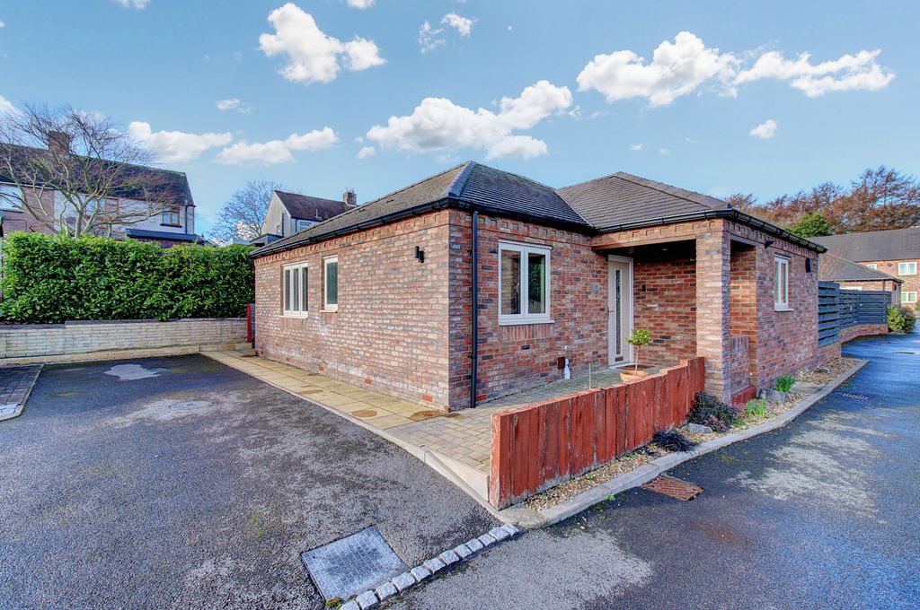 3 bed detached bungalow for saleChase Heights, Hednesford WS12