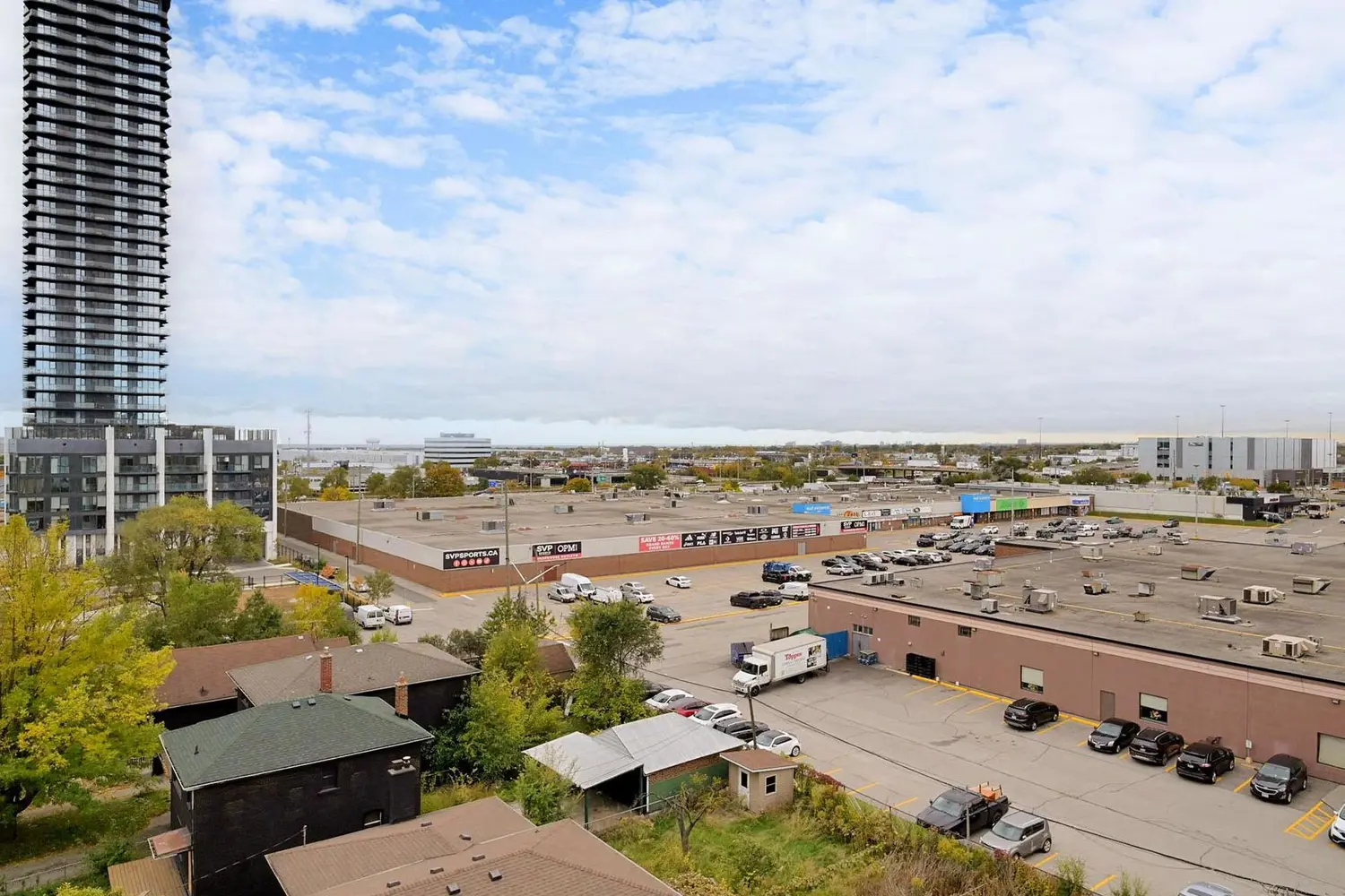 Additional image 11 of 1195 The Queensway 614