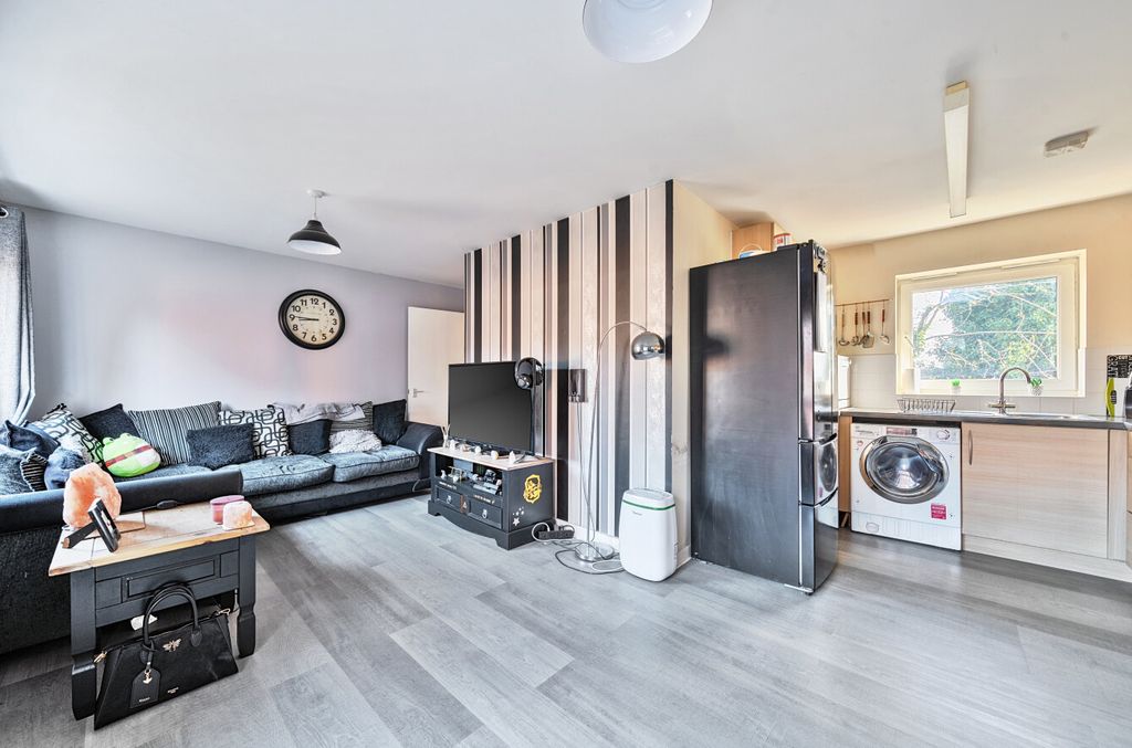 Additional image 3 of 2 bed flat for saleFlax Mill Park, Devizes, Wiltshire SN10