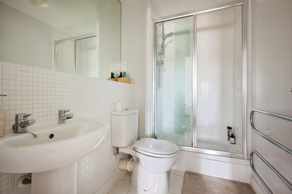 Additional image 8 of 2 bed flat for salePilgrims Way, Laverstock, Salisbury SP1