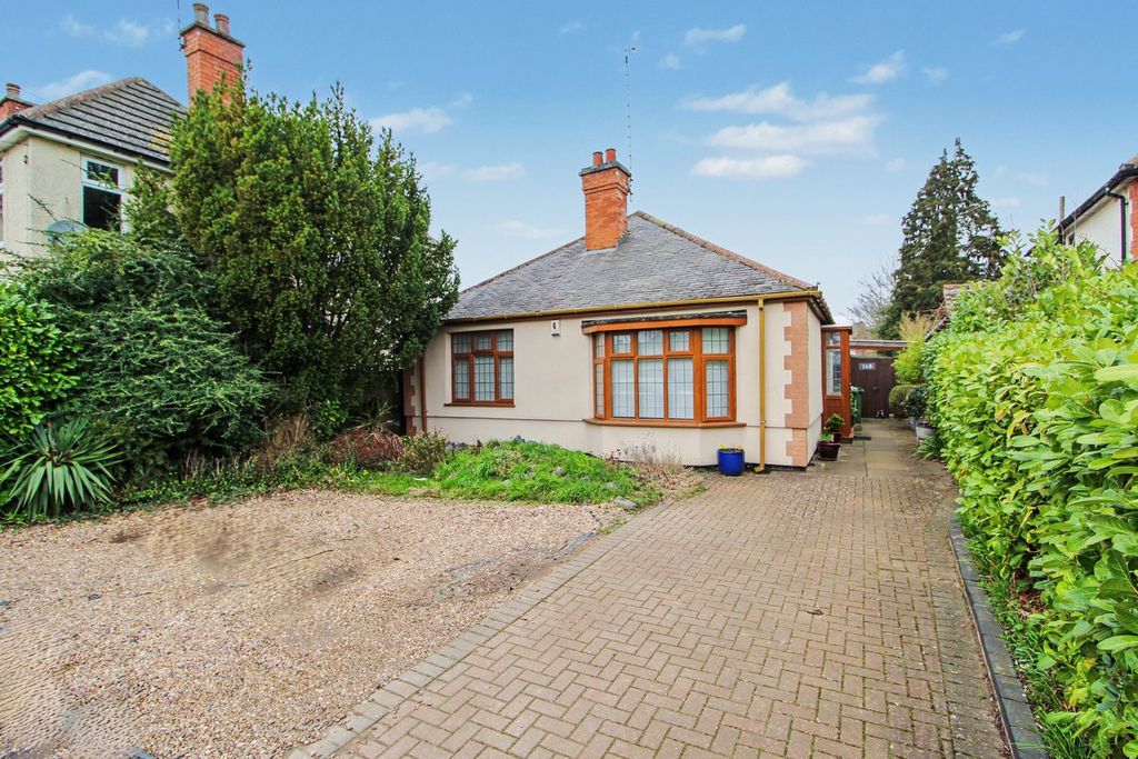 3 bed detached bungalow for saleLittle Glen Road, Glen Parva, Leicester LE2