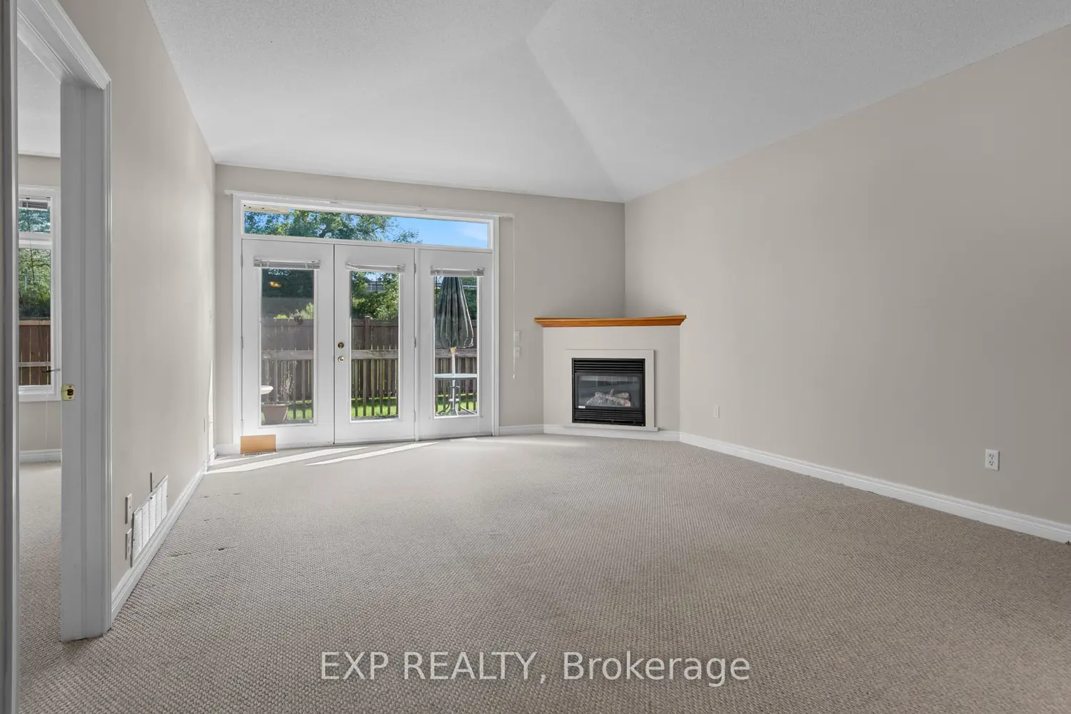 Additional image 6 of 5595 Drummond Road 23