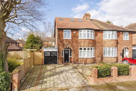 Trentholme Drive, York YO24
