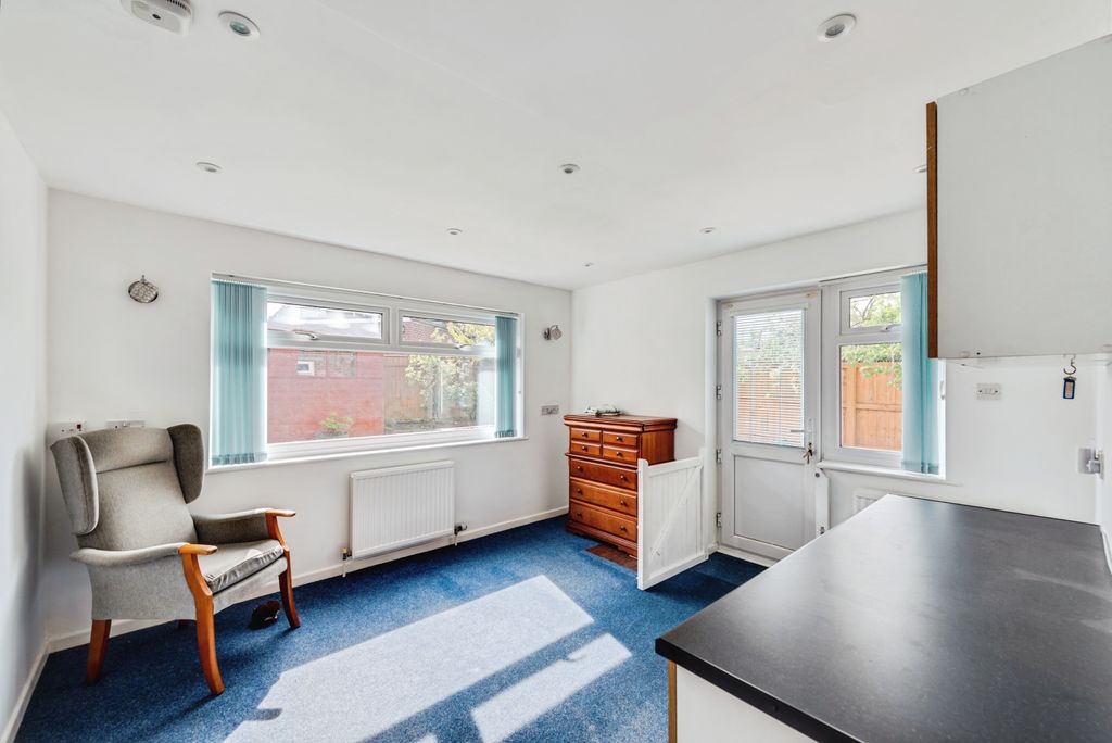 Additional image 11 of 6 bed semi-detached house for saleThames Avenue, Swindon SN25