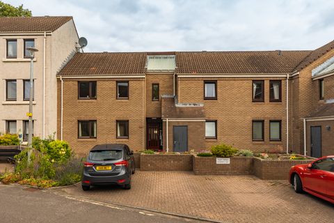 6/3 Rose Park, Edinburgh EH5