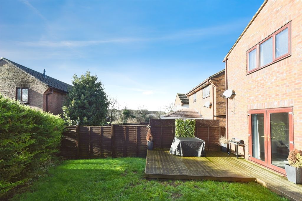 Additional image 15 of 4 bed detached house for saleBoundary Close, Swindon SN2