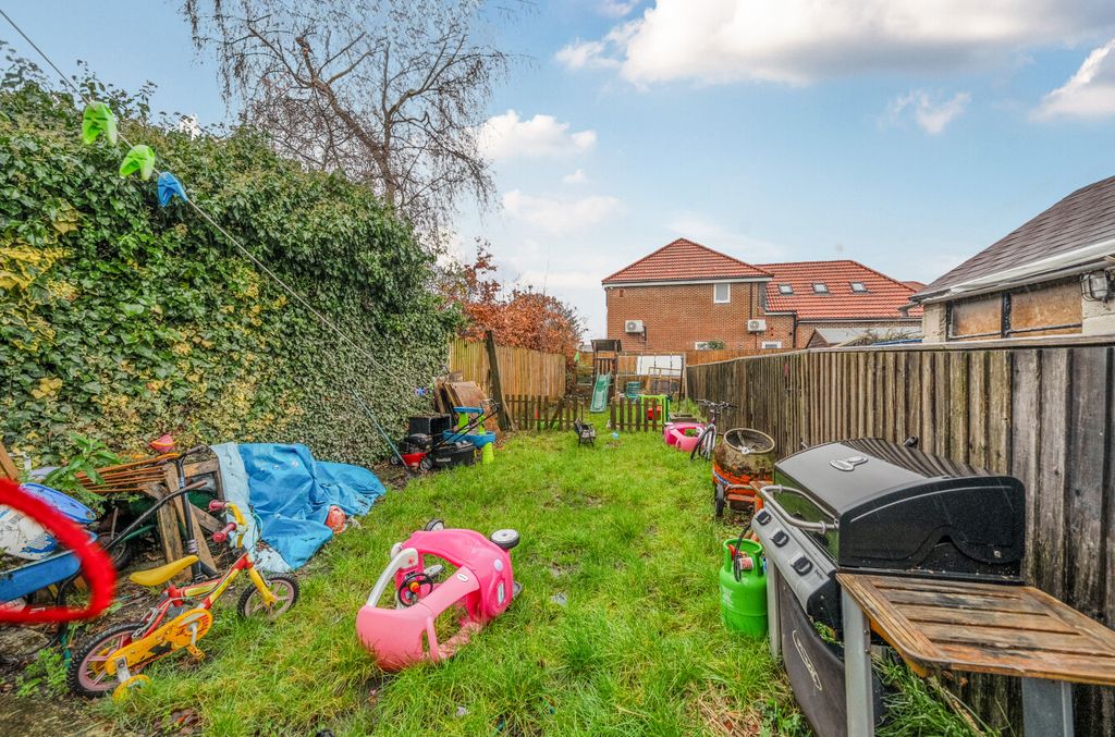 Additional image 10 of 2 bed terraced house for saleHighworth Road, Swindon, Swindon SN3