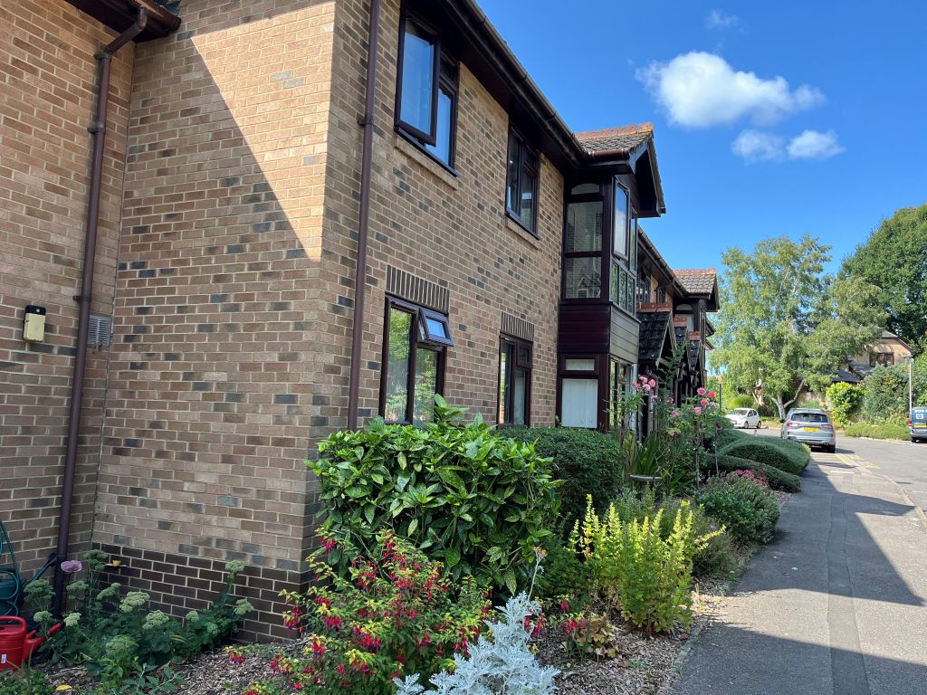 1 bed property for saleSt Christophers Gardens, Ascot, Berkshire SL5