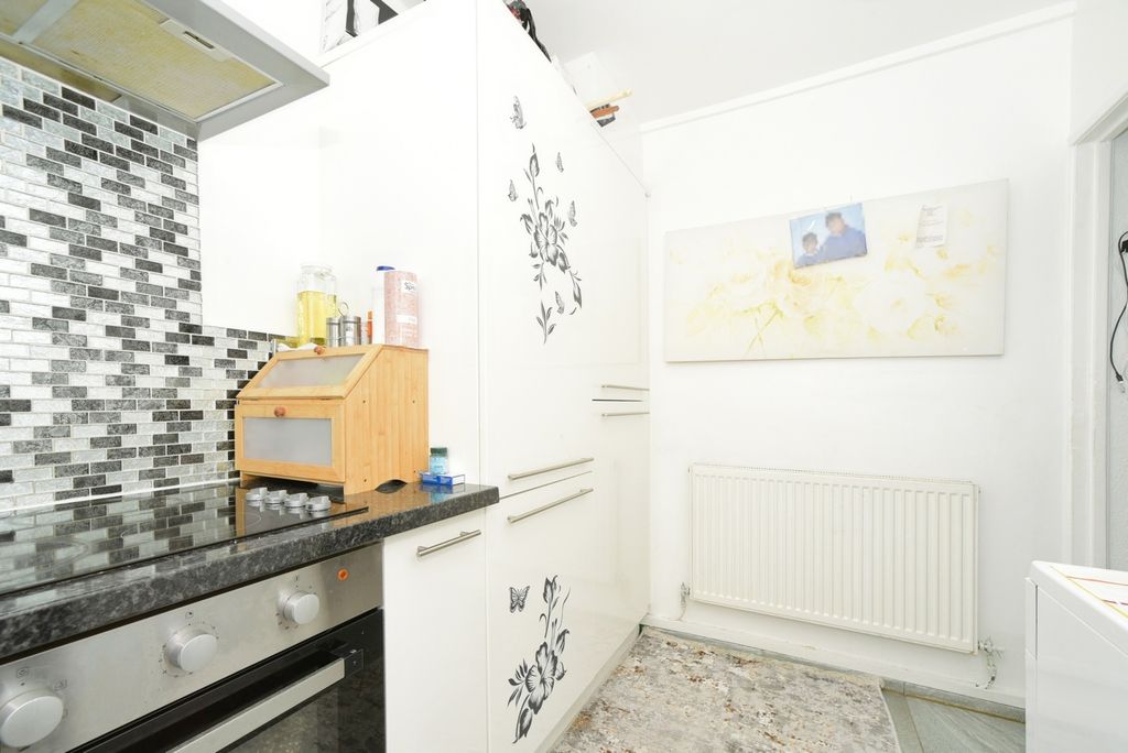 Additional image 4 of 2 bed flat for saleStaverton Way, Swindon, Wiltshire SN2