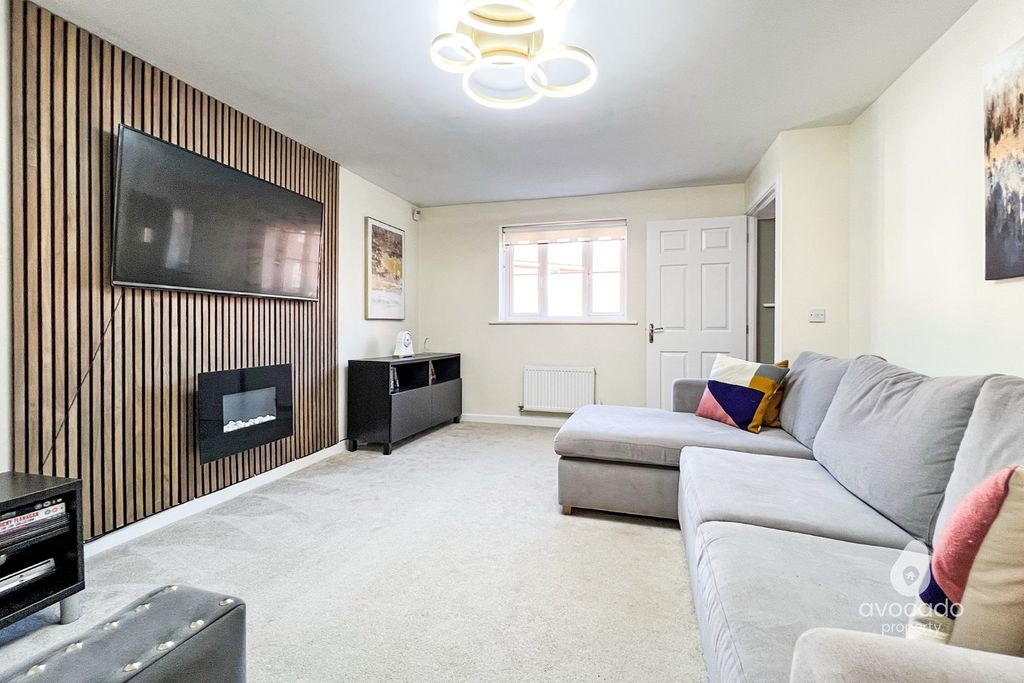 Additional image 2 of 4 bed detached house for saleCrutchley Wood, Jennetts Park, Bracknell RG12