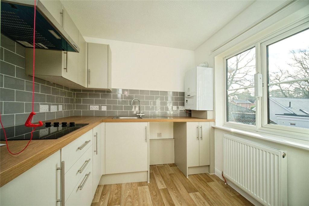 2 bed flat for saleCopenhagen Walk, Crowthorne RG45