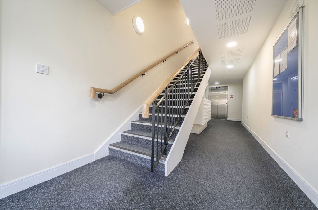 Additional image 13 of 2 bed flat for saleFleming Place, Bracknell RG12