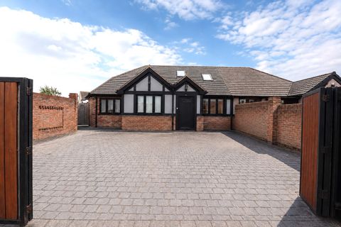 Blackfen Road, Sidcup DA15