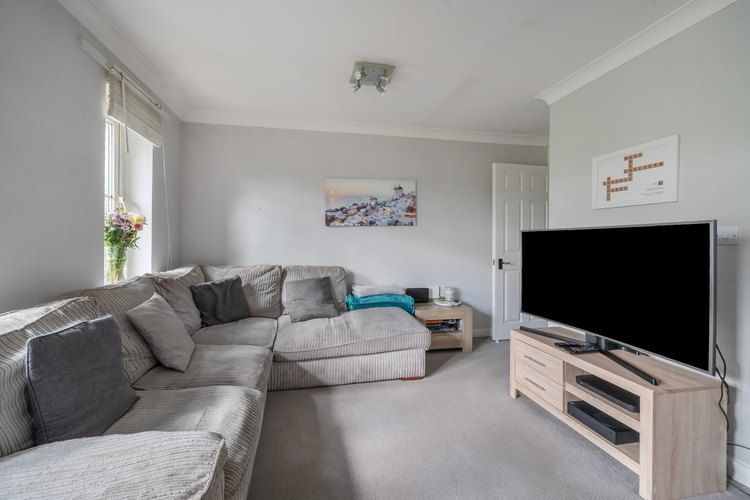 2 bed flat for saleAnders Corner, Bracknell, Berkshire RG42 photo 4