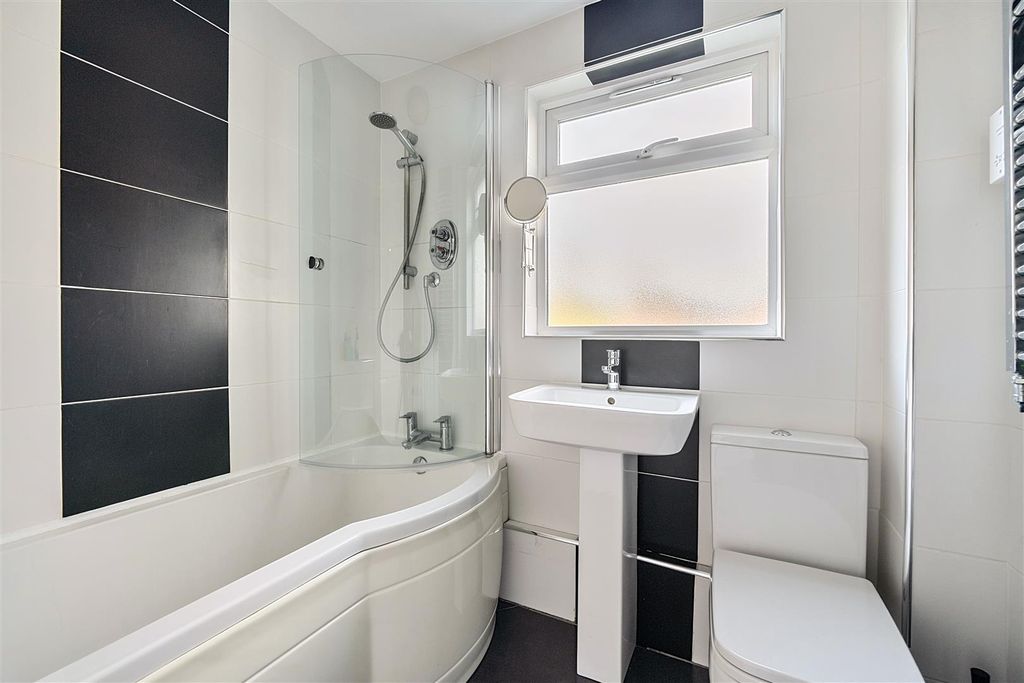 Additional image 17 of 4 bed link detached house for saleLyneham Road Crowthorne, Berkshire RG45