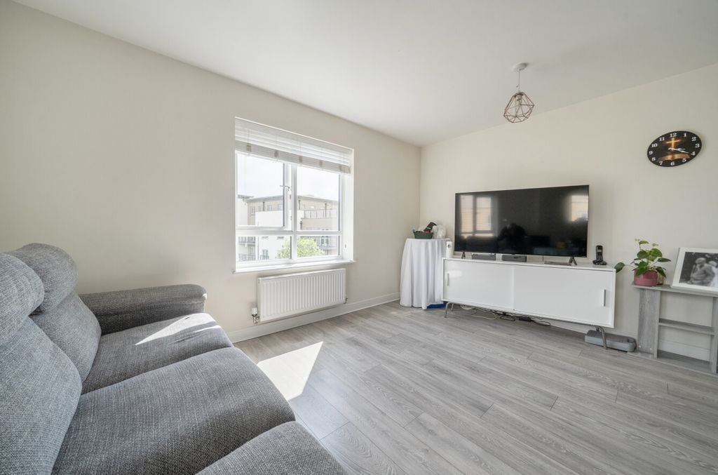 Additional image 10 of 2 bed flat for saleFleming Place, Bracknell RG12