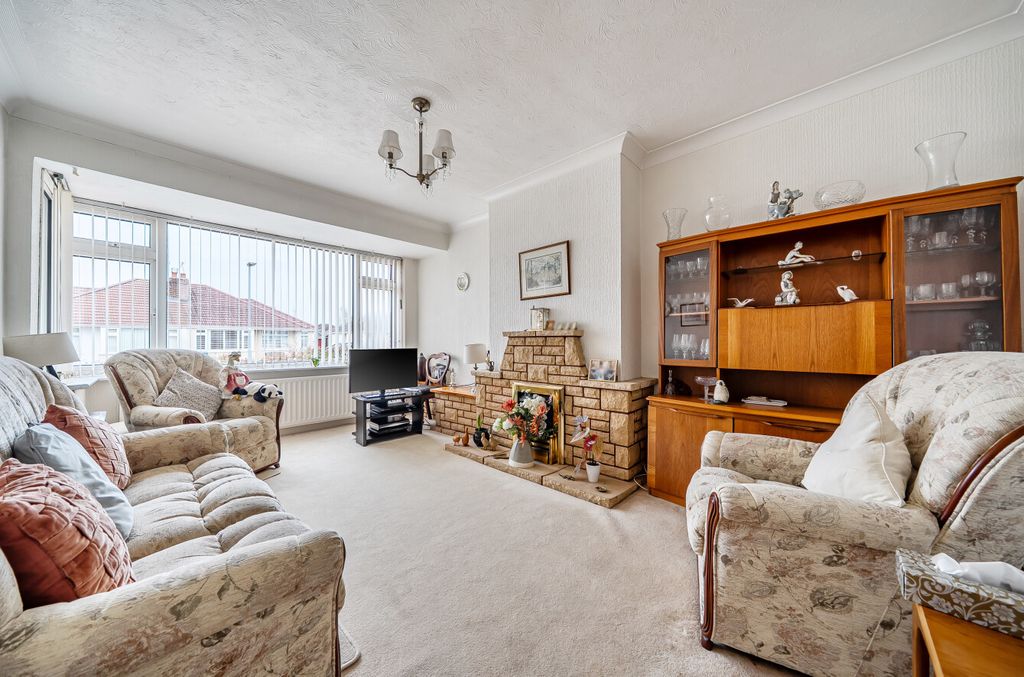 Additional image 2 of 3 bed bungalow for saleBeverstone Grove, Lawn, Swindon SN3
