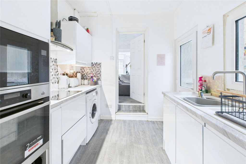 Additional image 7 of 2 bed terraced house for saleEdinburgh Street, Gorse Hill, Swindon SN2