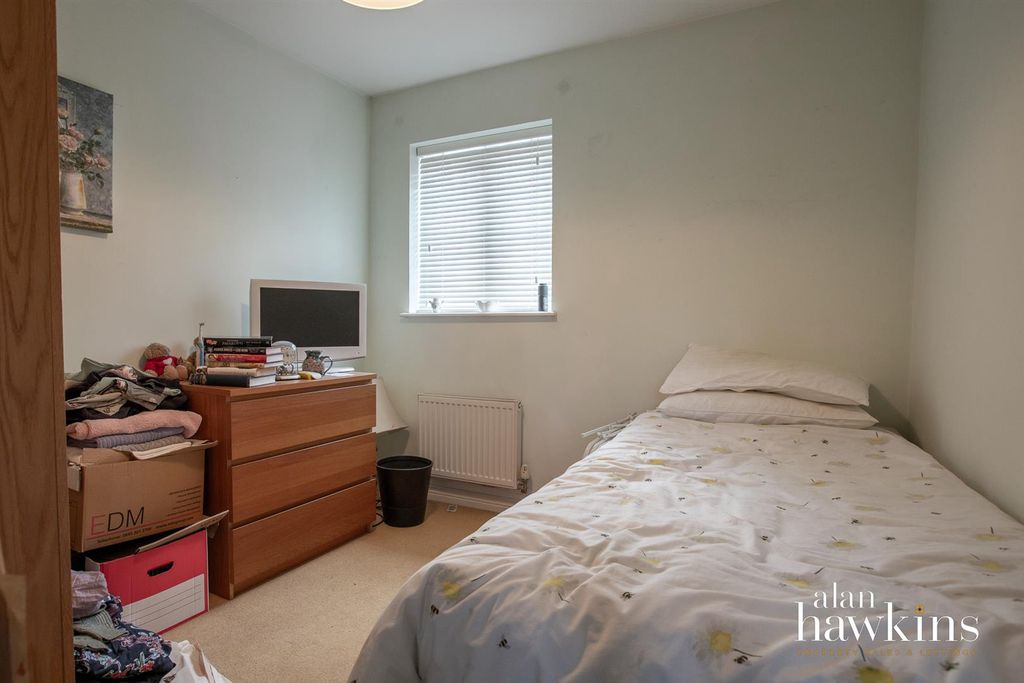 Additional image 7 of 3 bed end terrace house for saleSprats Barn Crescent, Royal Wootton Bassett, Swindon SN4
