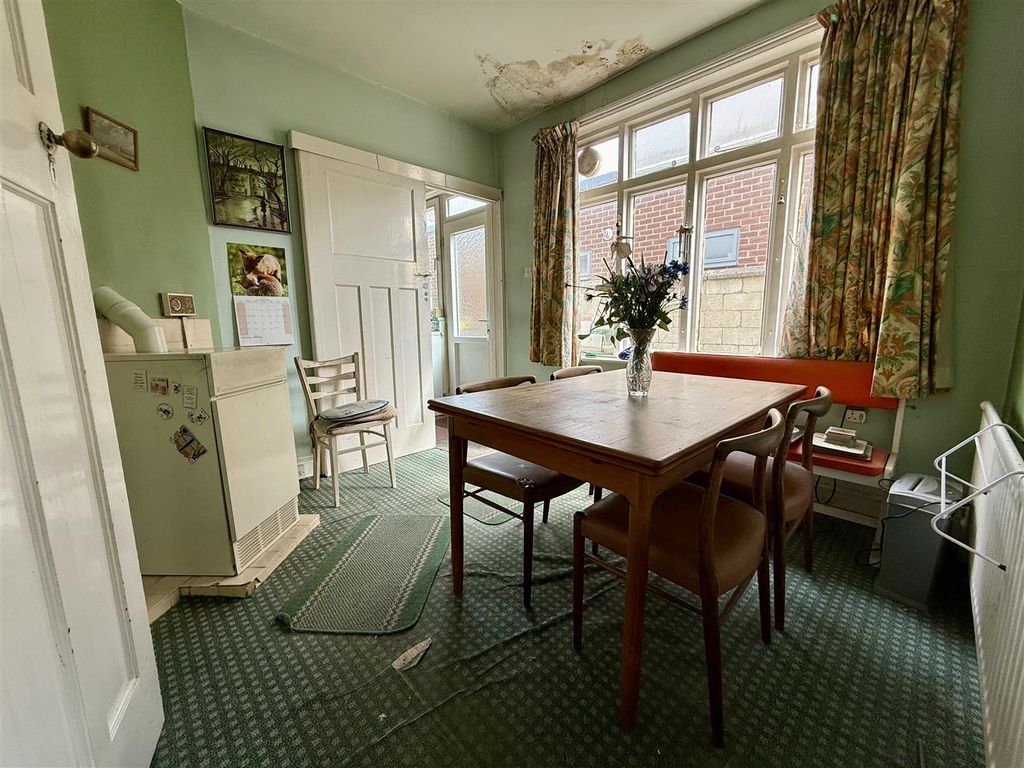Additional image 5 of 4 bed detached house for saleMarlborough Road, Swindon SN3