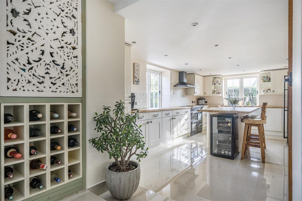 Additional image 2 of 5 bed detached house for saleSandy Lane, Chippenham SN15