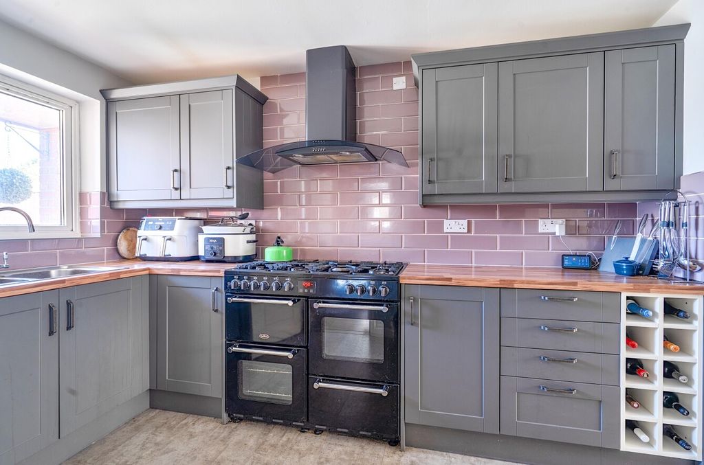 Additional image 21 of 5 bed detached house for sale9A, Highworth Road, Swindon SN3