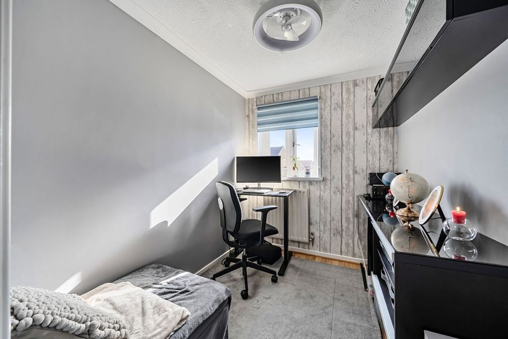 Additional image 9 of 3 bed end terrace house for saleMortimer Close, Old Shaw, Swindon SN5