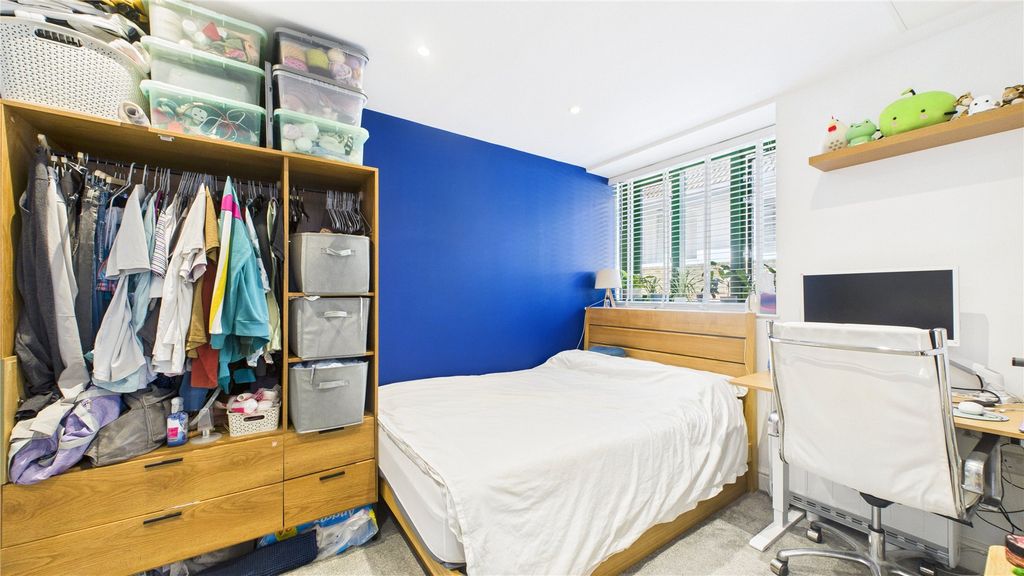 1 bed flat for saleCamberley GU15 photo 5