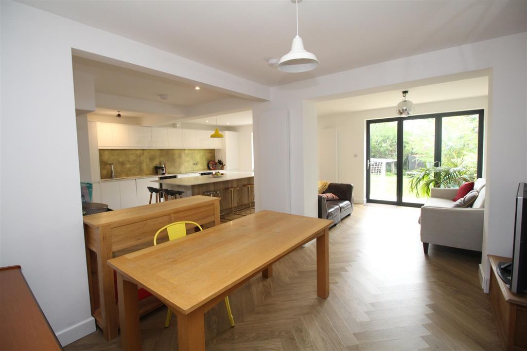 Additional image 5 of 4 bed semi-detached house for saleEast Yewstock Crescent, Chippenham SN15
