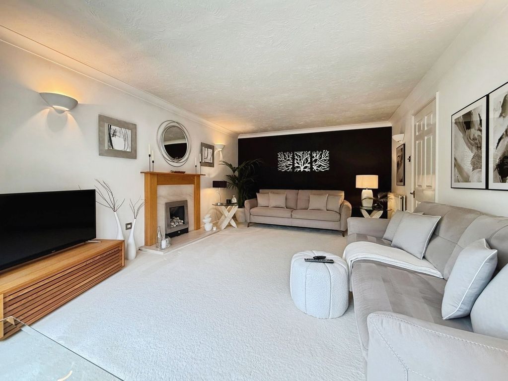 Additional image 3 of 4 bed detached house for saleWoodford Green, Bracknell, Berkshire RG12