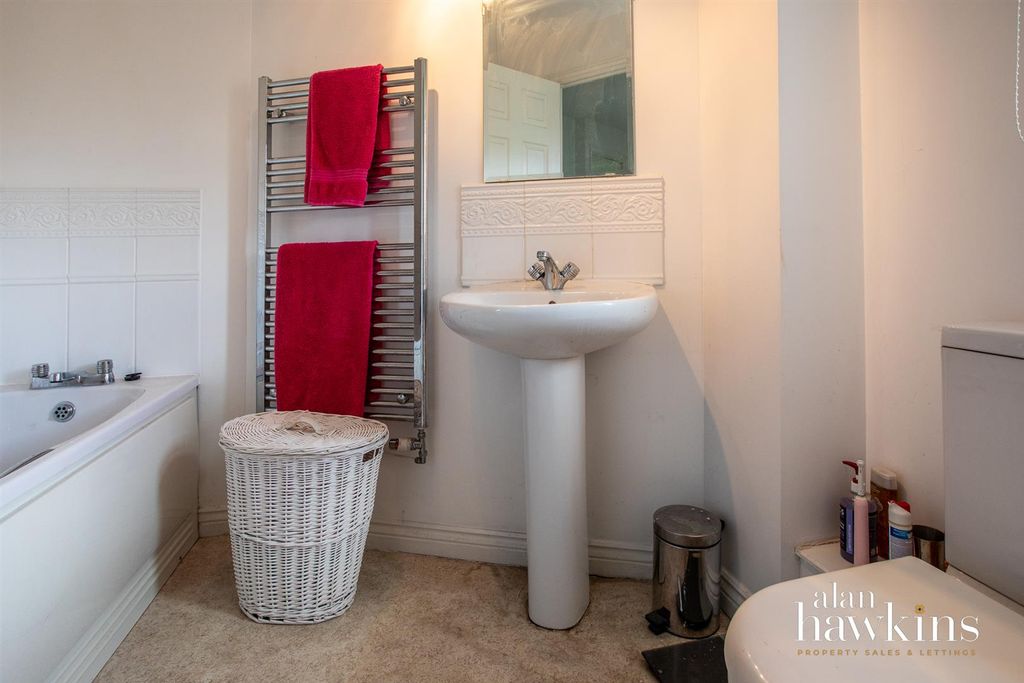 Additional image 8 of 3 bed end terrace house for saleSprats Barn Crescent, Royal Wootton Bassett, Swindon SN4