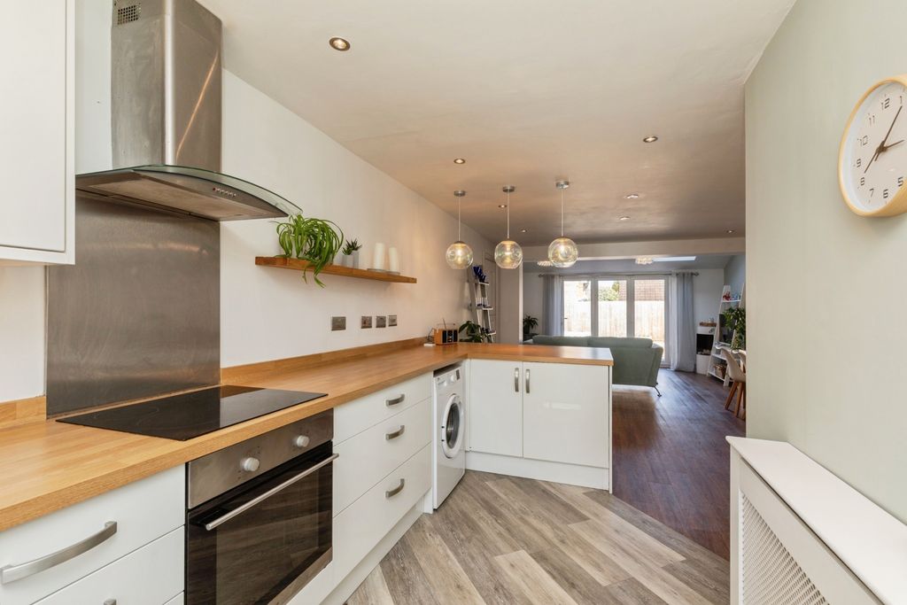 Additional image 2 of 3 bed semi-detached house for saleRoyal Field Close, Chippenham SN14
