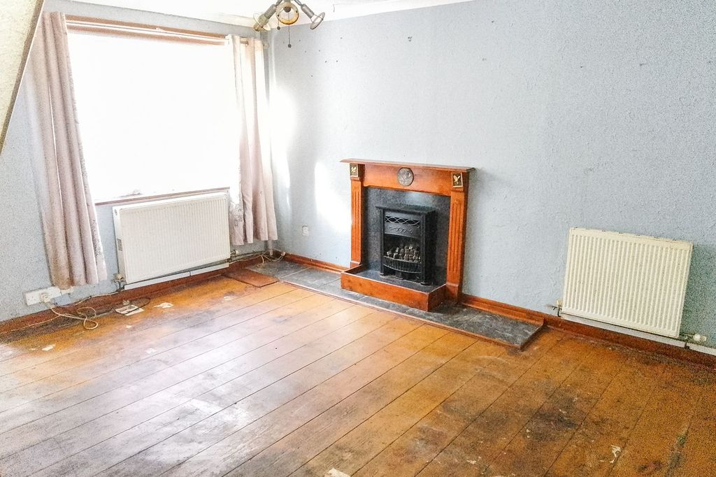 Additional image 2 of 3 bed terraced house for saleConisborough, Toothill, Swindon SN5