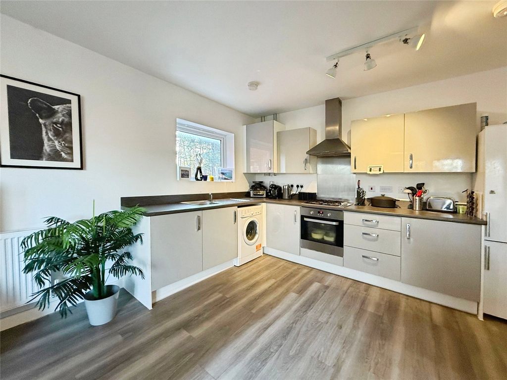 Additional image 12 of 2 bed flat for saleEdrich Grange, Crowthorne, Berkshire RG45