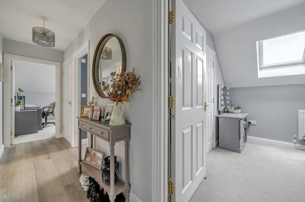 Additional image 15 of 2 bed flat for saleRoebuck Estate, Binfield, Bracknell, Berkshire RG42