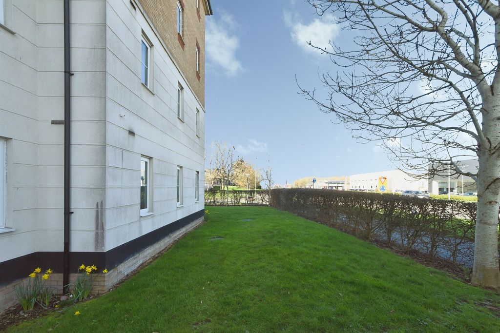 Additional image 10 of 2 bed flat for saleTwickenham Close, Swindon SN3