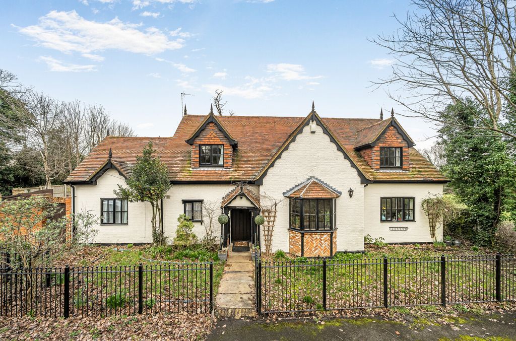 Additional image 10 of 4 bed detached house for saleJigs Lane South, Warfield, Bracknell, Berkshire RG42