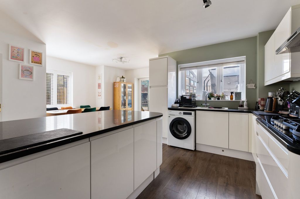 Additional image 6 of 4 bed town house for saleOsmund Walk, Old Sarum, Salisbury SP4