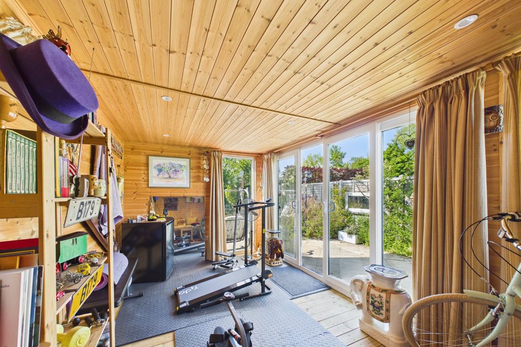 Additional image 18 of 2 bed semi-detached house for saleBranksome Hill Road, College Town, Sandhurst, Berkshire GU47