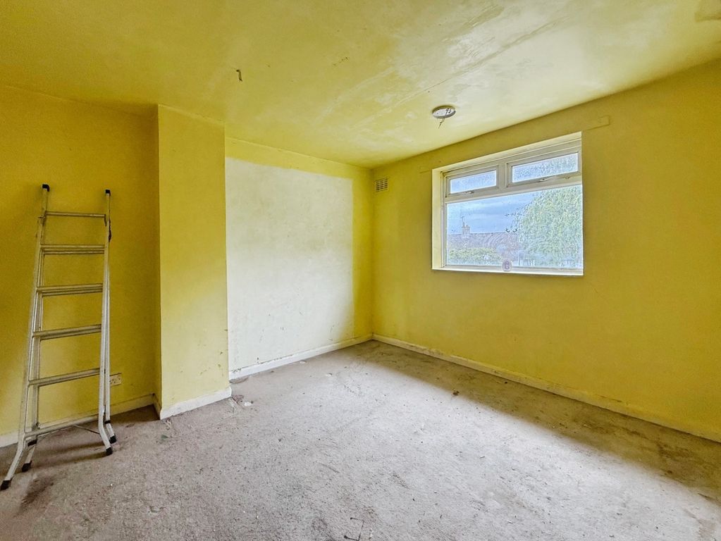 Additional image 8 of 4 bed semi-detached house for saleWhite City, Crowthorne, Berkshire RG45