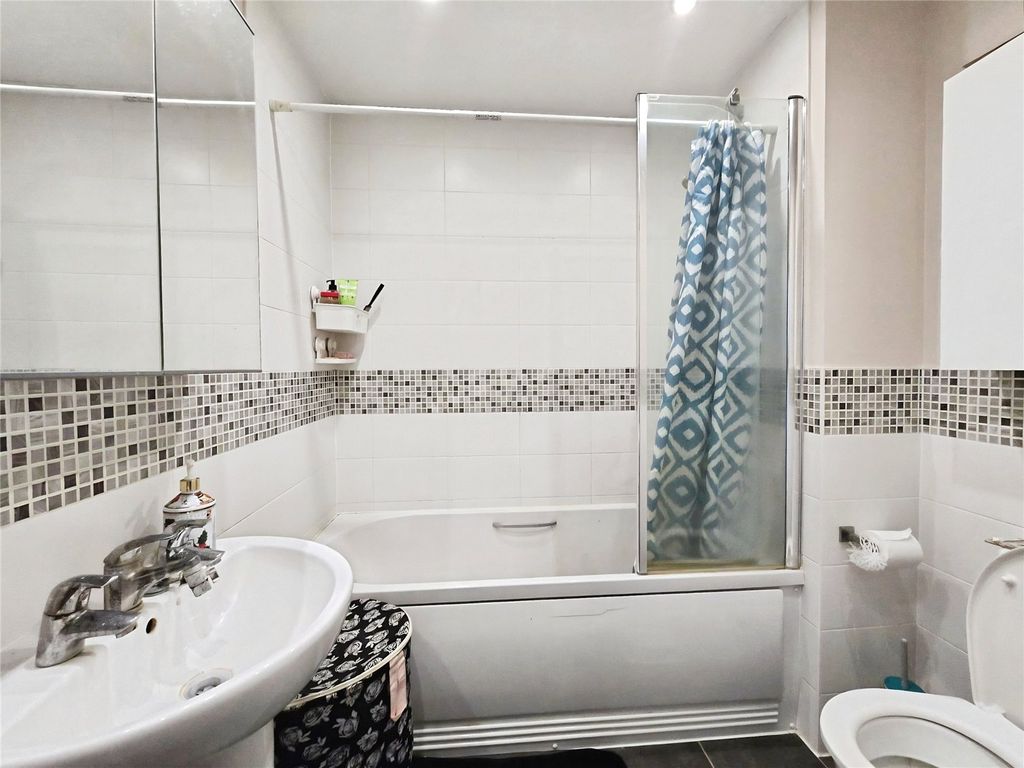 Additional image 6 of 3 bed semi-detached house for saleNicholson Park, Bracknell, Berkshire RG12