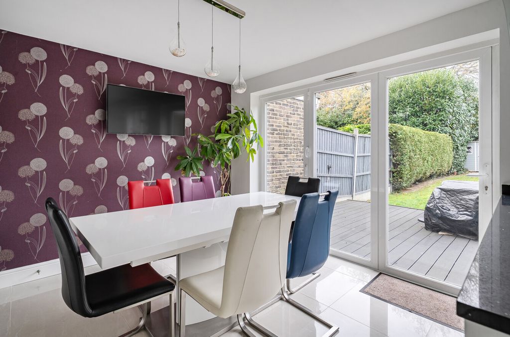 Additional image 21 of 3 bed semi-detached house for saleRossett Close, Bracknell, Berkshire RG12