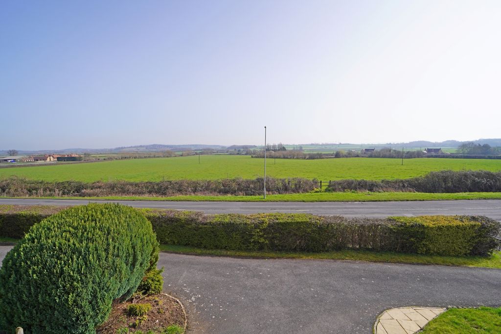Additional image 2 of 4 bed detached house for saleBiddel Springs, Highworth SN6
