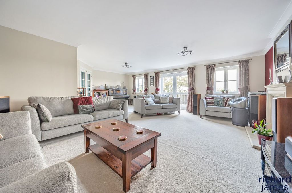 Additional image 3 of 5 bed detached house for saleOkus Road, Swindon SN1
