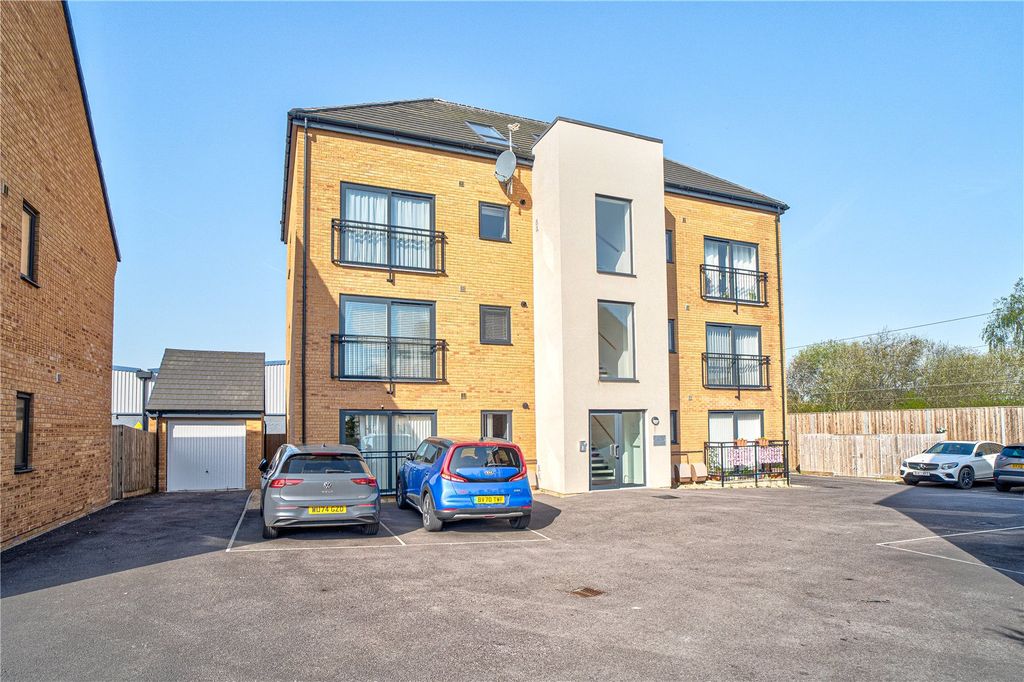 2 bed flat for saleNew Dawn Place, Swindon, Wiltshire SN1