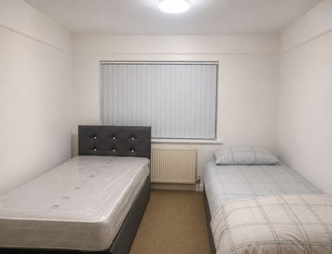 Lyndon Road, Stechford, Birmingham B33, Room to rent