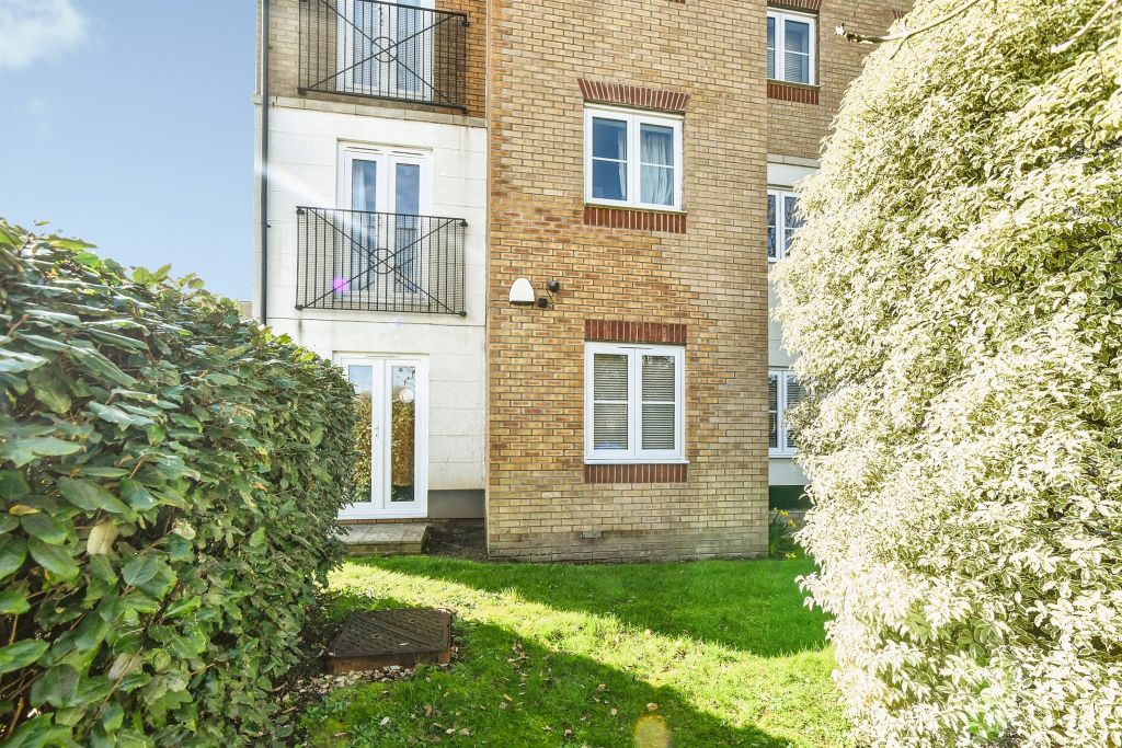 Additional image 9 of 2 bed flat for saleTwickenham Close, Swindon SN3